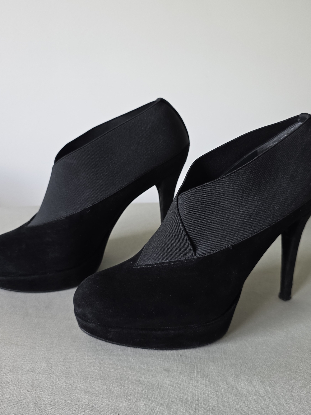 Stuart Weitzman Greatneck Black Suede Stretch Platform Ankle Booties Heels 6M